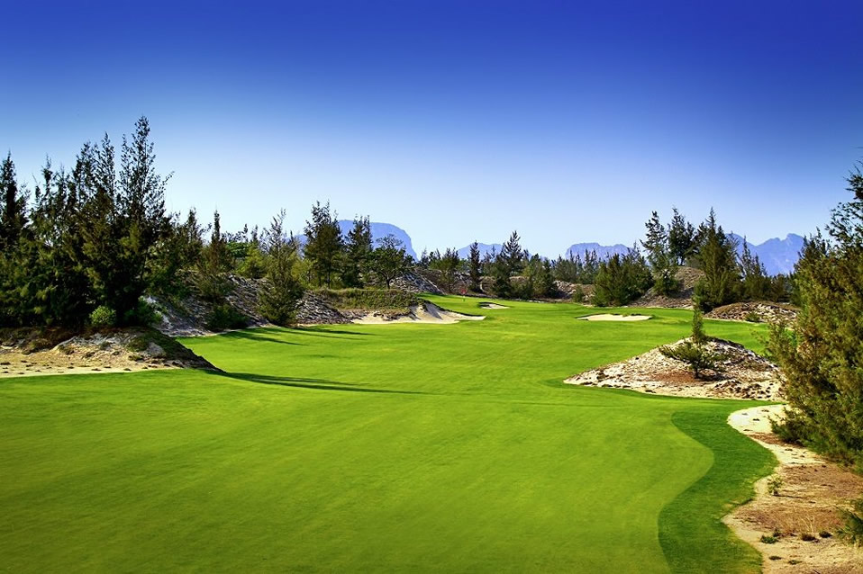 <h2>2019 Vietnam, Hong Kong & Japan Golf Cruise</h2>16 Nights | 4 Rounds | Singapore – Tokyo | March 29 – April 14